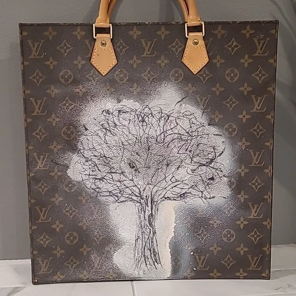 SOLD - Authentic Louis Vuitton - Picture 4 of 11